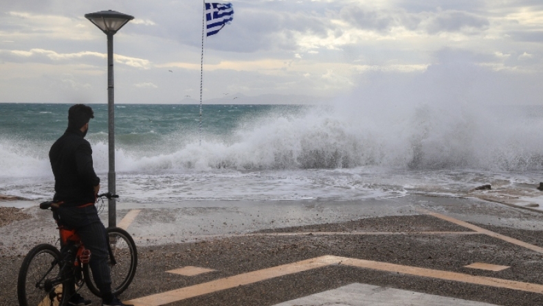 Τέλος οι Αλκυονίδες: Από αύριο βροχές, ισχυροί άνεμοι και πτώση της θερμοκρασίας (vid)