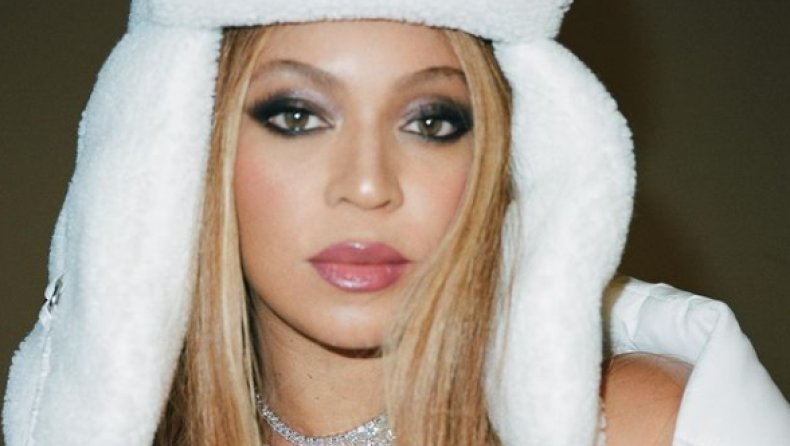 Beyoncé: Ποζάρει για τη νέα σειρά ρούχων της και ανάβει... φωτιές (pics & vid)