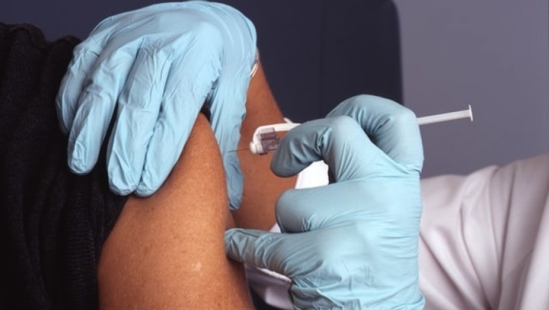 Εμβόλιο: Δοκιμές για τρίτη δόση απέναντι στις μεταλλάξεις