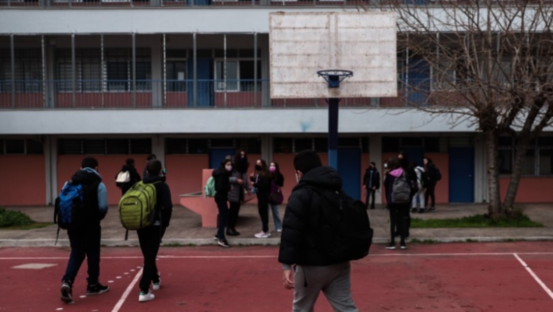 Ελλάδα: 36χρονη καθηγήτρια κατηγορείται ότι αποπλάνησε τον 13χρονο μαθητή της (vid)