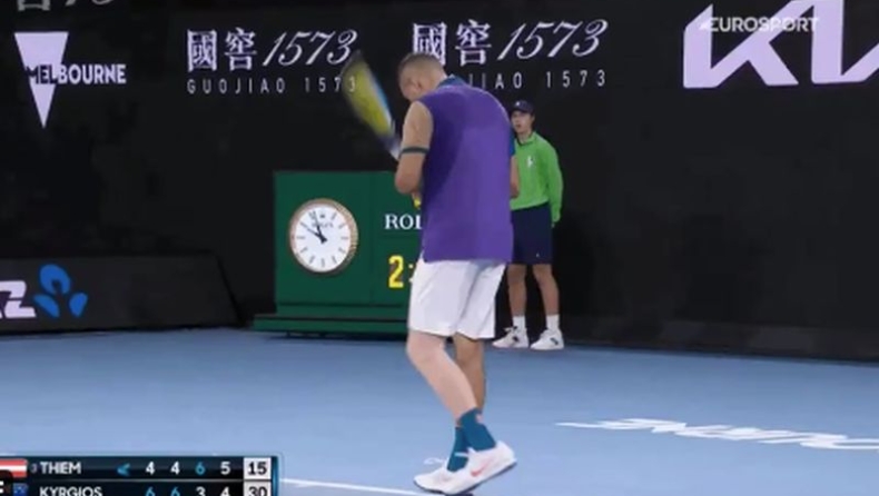 Australian Open: Ο Κύργιος χτυπά με την ρακέτα το κεφάλι του (vid)