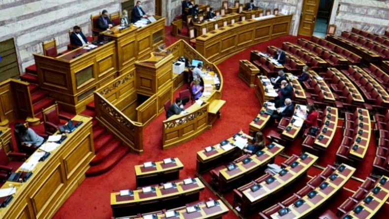 Βουλή: Ψηφίστηκε το νομοσχέδιο για την Παιδεία και τα ΑΕΙ