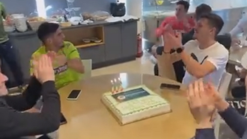 Παναθηναϊκός: Έδωσαν τούρτα στο Κορωπί για τα γενέθλια του συλλόγου (vid)