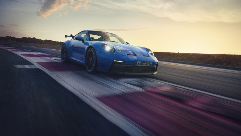 Καθαρόαιμο αγωνιστικό για το δρόμο η νέα Porsche 911 GT3 (vids)