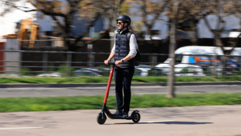 Η SEAT MÓ θα κατασκευάζει ηλεκτρικά scooter και πατίνια!
