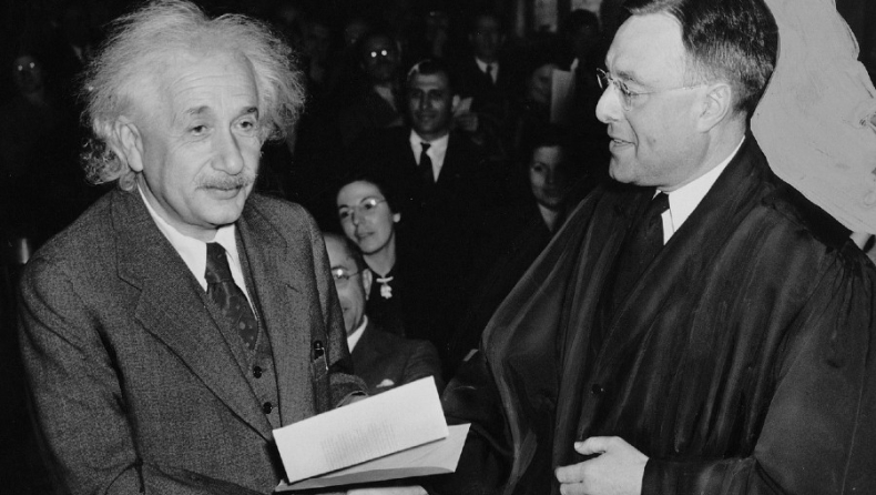 Όταν ο Αϊνστάιν έγινε πρωτοσέλιδο στον Ριζοσπάστη, διαμαρτυρόμενος για την αποβολές στο Πανεπιστήμιο Αθηνών