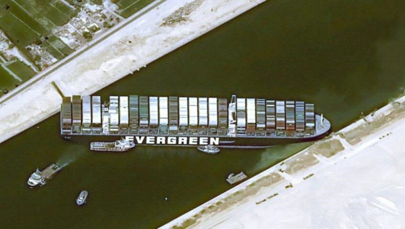 Διώρυγα του Σουέζ: Νέα προσπάθεια αποκόλλησης του Ever Given, παραμένει προσαραγμένο για έκτη ημέρα
