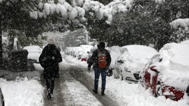 Χιόνια και στην Αττική την 25η Μαρτίου: Οι περιοχές που θα ντυθούν στα λευκά (pic & vid)