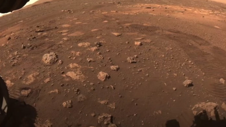 Το ρόβερ Perseverance της NASA διήνυσε τα πρώτα του 6,5 μέτρα στον Άρη (vid)