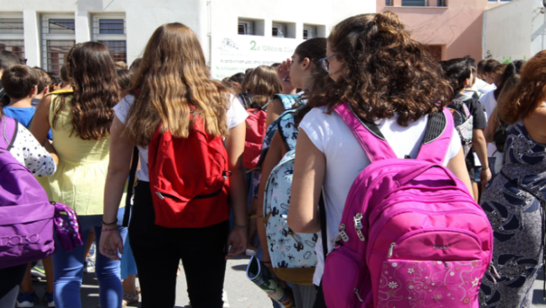 Το Υπουργείο Παιδείας άνοιξε το δρόμο για το υποχρεωτικό self test για τους μαθητές