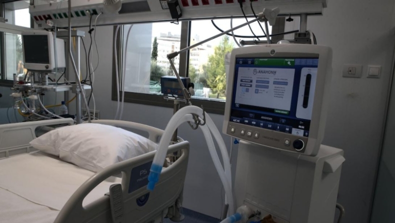 ΠΟΕΔΗΝ: Διασωληνωμένη ασθενής με κορονοϊό πέθανε εκτός ΜΕΘ