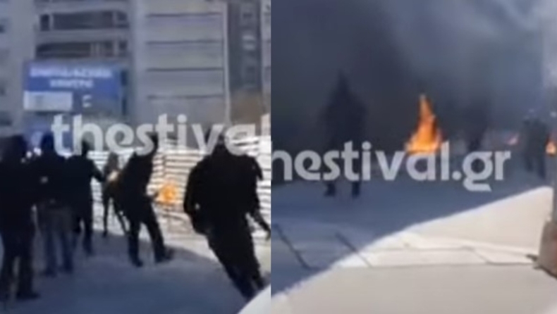 Θεσσαλονίκη: Επίθεση κουκουλοφόρων σε αστυνομικούς με μολότοφ (vid)