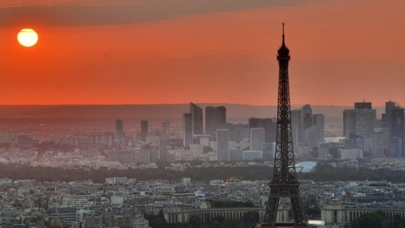 Γαλλία: Σε καραντίνα για ακόμα έναν μήνα το Παρίσι