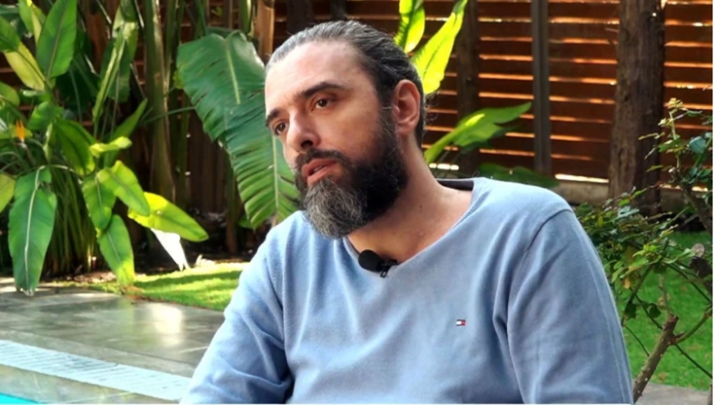 Ο σκηνοθέτης του «Έτερος Εγώ» Σωτήρης Τσαφούλιας για τη Ναταλία Γερμανού: «Δεν έπρεπε να ζητήσει συγνώμη»