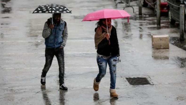 Βροχερό το σκηνικό του καιρού την Παρασκευή: Σε ποιες περιοχές θα πέσουν χιόνια (vid)