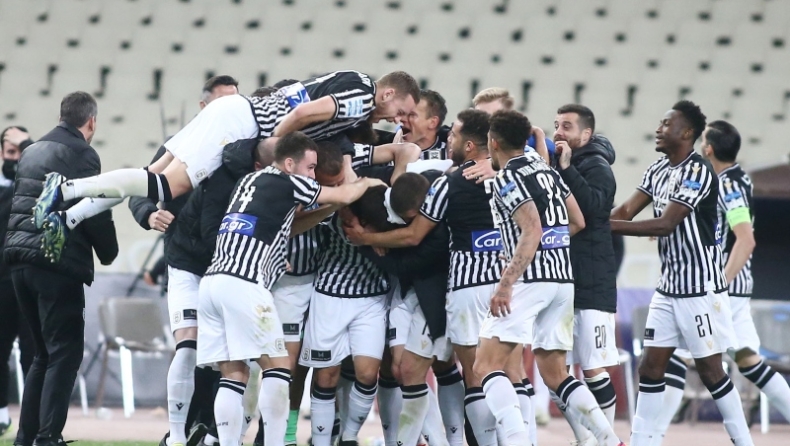 ΑΕΚ - ΠΑΟΚ 0-1: Η ομαδική αγκαλιά των παικτών του Γκαρσία μετά τη νίκη στο ΟΑΚΑ (vid)