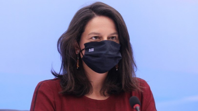 Κεραμέως: «Υπάρχει ενδεχόμενο να ανοίξουν νωρίτερα τα σχολεία τον Σεπτέμβριο» (vid)