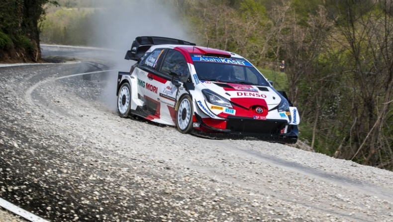WRC: Ο Οζιέ συγκρούστηκε με διερχόμενο Ι.Χ. (vids)
