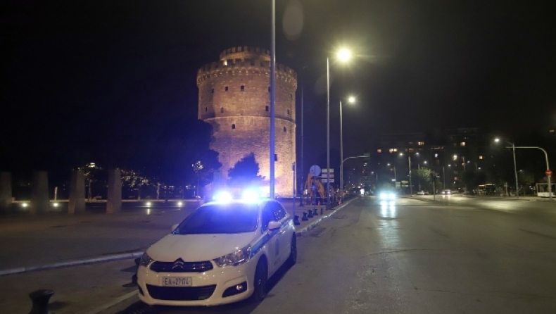 Θεσσαλονίκη: Γυναίκα έφτυσε αστυνομικούς που της «έκοψαν» πρόστιμο για μάσκα
