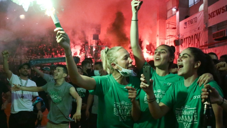 Παναθηναϊκός: Ντελίριο στη Λεωφόρο, πάρτι τίτλου στο «Παύλος Γιαννακόπουλος» (pics)