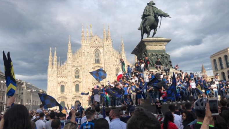 Ίντερ: «Τρέλα» από τους οπαδούς στην Piazza Duomo για το 19ο πρωτάθλημα (pics & vids)