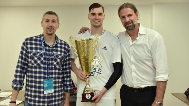 Χεζόνια για Διαμαντίδη και Αλβέρτη: «Τα είδωλά μου!» (pic)