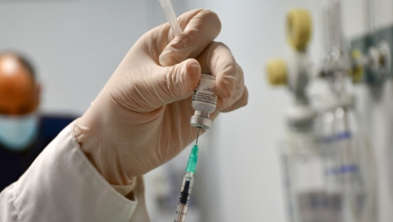 Θρομβώσεις από AstraZeneca: «Από το εμβόλιο οι επιπλοκές του 35χρονου» (vid)