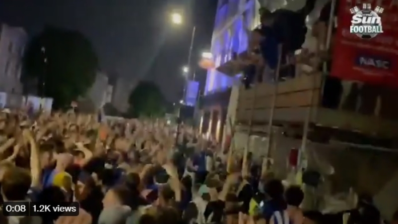 Χιλιάδες οπαδοί της Τσέλσι στους δρόμους του Λονδίνου! (vid)