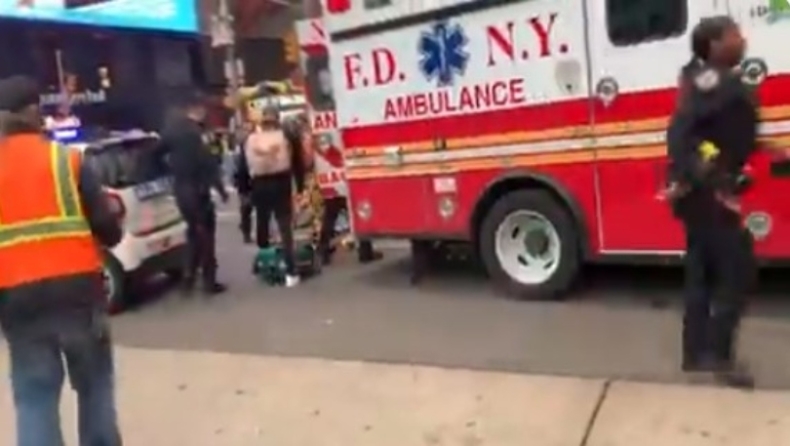 Δύο γυναίκες και ένα παιδί 4 ετών τραυματίστηκαν από πυροβολισμούς στην Times Square στην Νέα Υόρκη