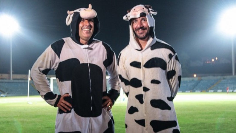 Ο προπονητής της Σάντα Κλάρα που προτάθηκε στον Παναθηναϊκό ντύθηκε... αγελάδα για την ευρωπαϊκή της έξοδο! (pic)