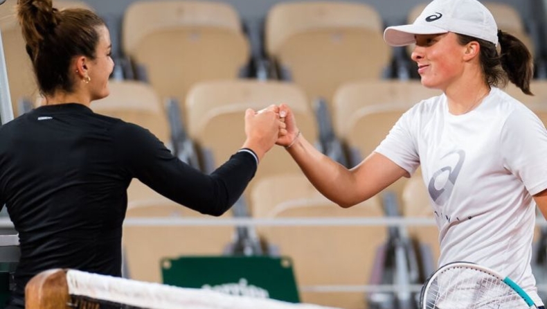 Roland Garros: Προπονήθηκε με την Σβιάτεκ η Σάκκαρη (pics)