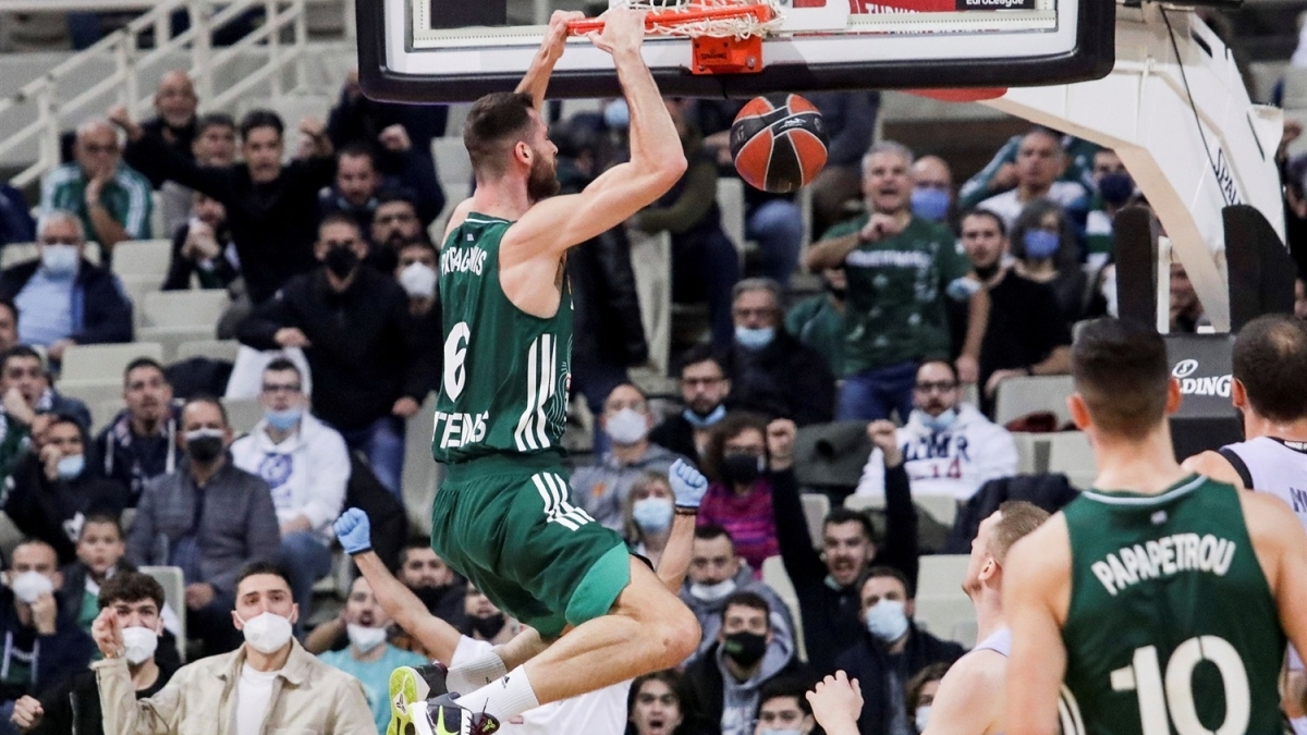 Έπεσε, αλλά δεν χτύπησε