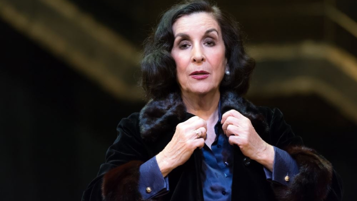 Η Νένα Μεντή στο Gazzetta!