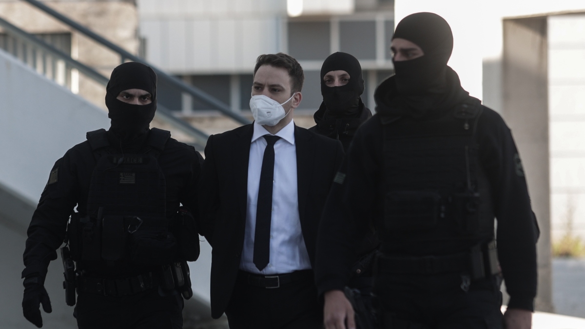 Ξέσπασε η μητέρα της Καρολάιν: «Το τέρας με πήγε να διαλέξω το φέρετρο του παιδιού μου και του έδωσα 2.000 ευρώ» 