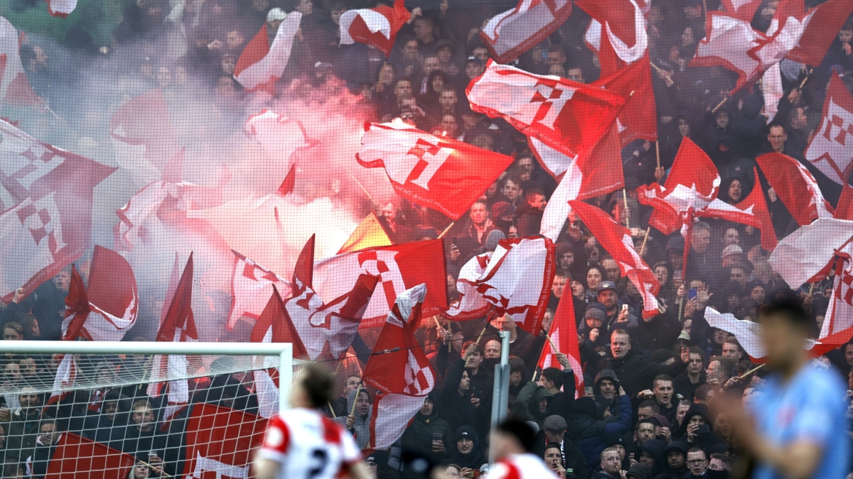 Φέγενορντ - UEFA: Συνολικά μισό εκατ. ευρώ σε πρόστιμα τη φετινή σεζόν!