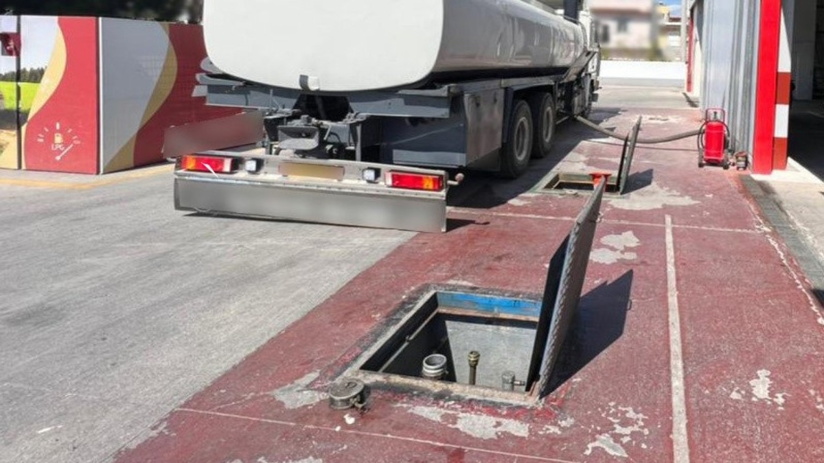 Ο τρόπος που γίνεται η νοθεία στην βενζίνη: Διαλύτες κατά 50% μη ανιχνεύσιμοι, τεράστιο κέρδος (vid)