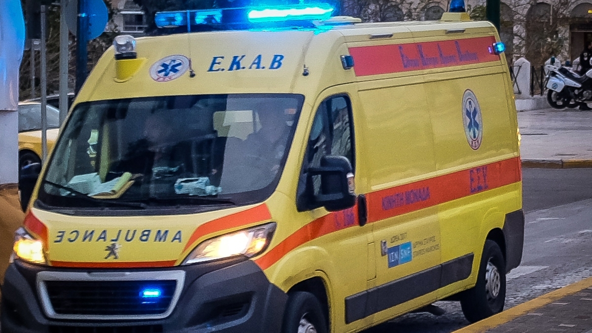 Στο κενό πήδηξε 19χρονη μητέρα στη Θεσσαλονίκη: Νοσηλεύεται με κακώσεις στη σπονδυλική στήλη