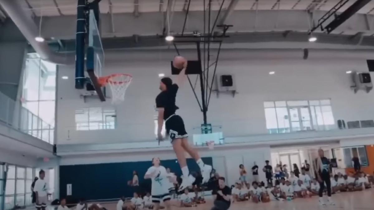 Γουέστμπρουκ: Έδωσε σόου καρφωμάτων στο camp του (vid)