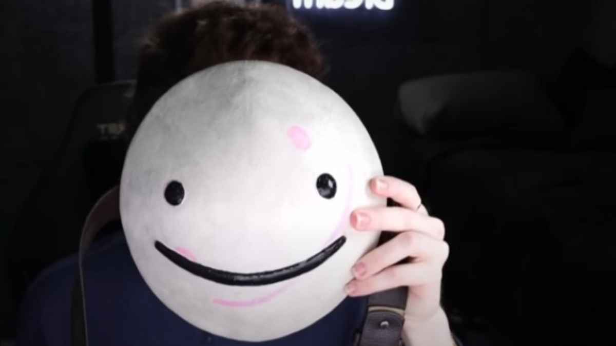 O «Dream» αποκάλυψε μετά από 8 χρόνια το πρόσωπό του και έσπασε τα κοντέρ του Youtube (vid)