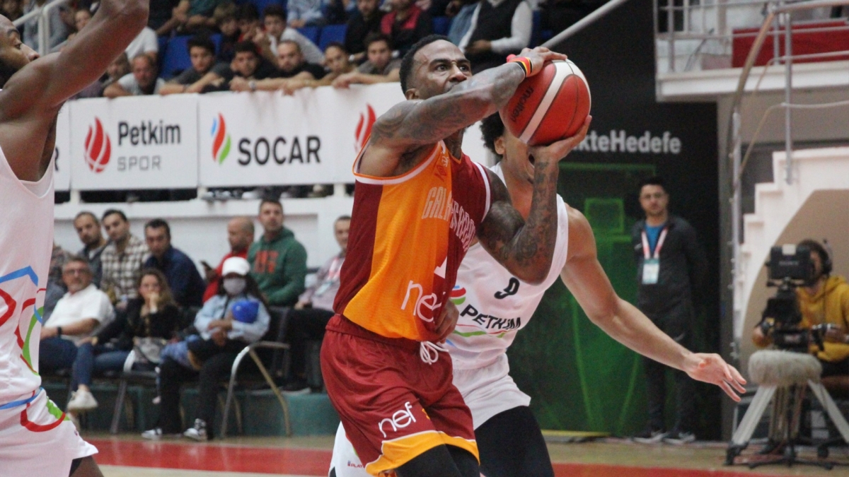 Πέτκιμ - Γαλατασαράι 66-84: Πρώτη νίκη για την ομάδα του Πιστιόλη με σούπερ δεύτερο ημίχρονο