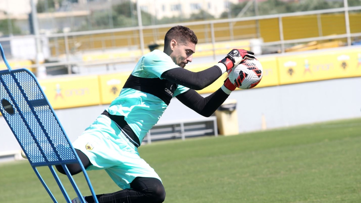 ΑΕΚ: Εκτός λόγω ίωσης παραμένει ο Στάνκοβιτς