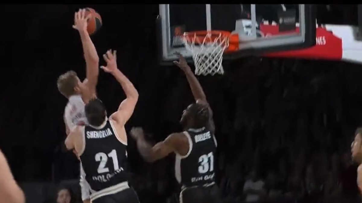 Βίρτους-Ολυμπιακός: Το αδιανόητο κάρφωμα του Γουόκαπ μπροστά στους Σενγκέλια - Οτζελέγε! (vid)