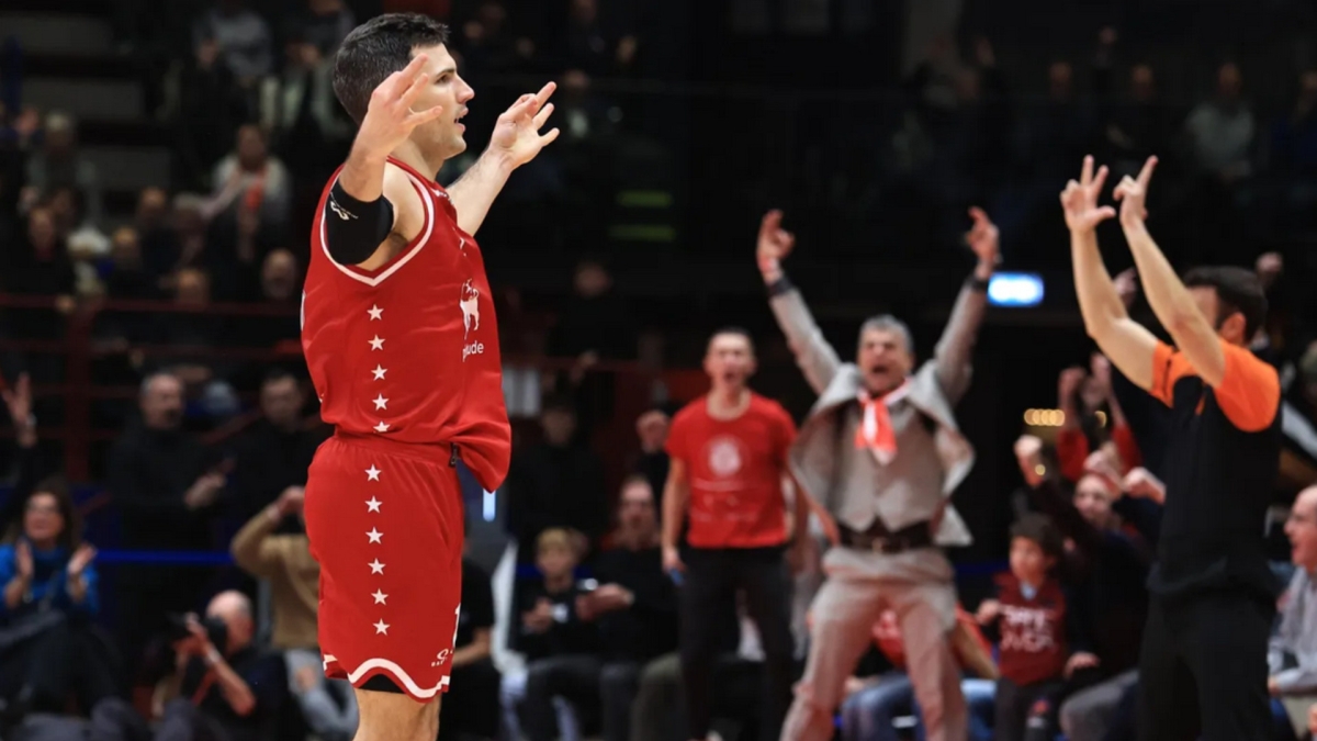 Αρμάνι: Ο Μπάρον προσπαθεί να τη σώσει αλλά αυτή... δε σώζεται