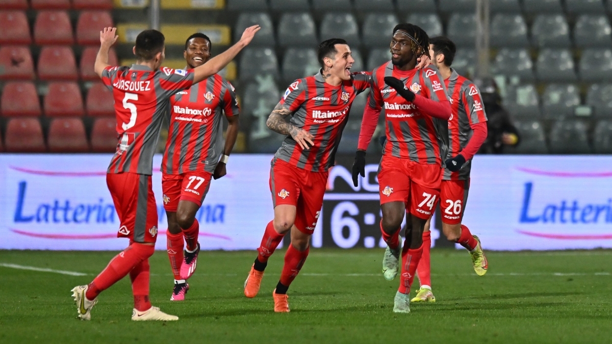 Κρεμονέζε - Ρόμα 2-1: Πρώτη νίκη στη σεζόν, τρίτη αποβολή για Μουρίνιο!