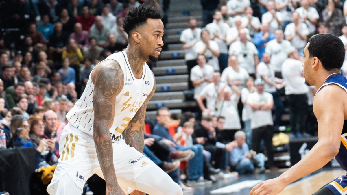 Φάση από την αναμέτρηση της Βιλερμπάν απέναντι στη Μετροπολιτάν.