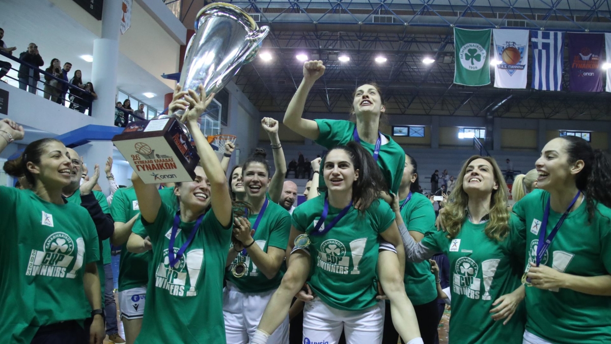 Ο Παναθηναϊκός πανηγυρίζει το Κύπελλο Ελλάδας