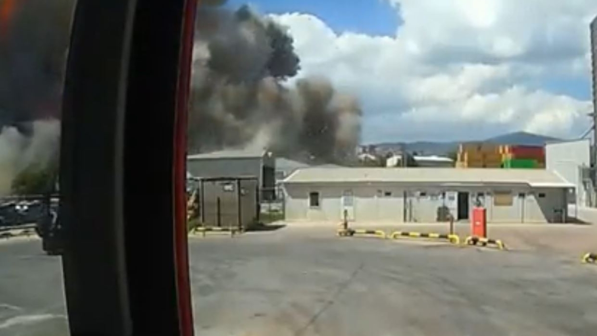 Η στιγμή της τρομακτικής έκρηξης σε λιμάνι της Τουρκίας (vid)