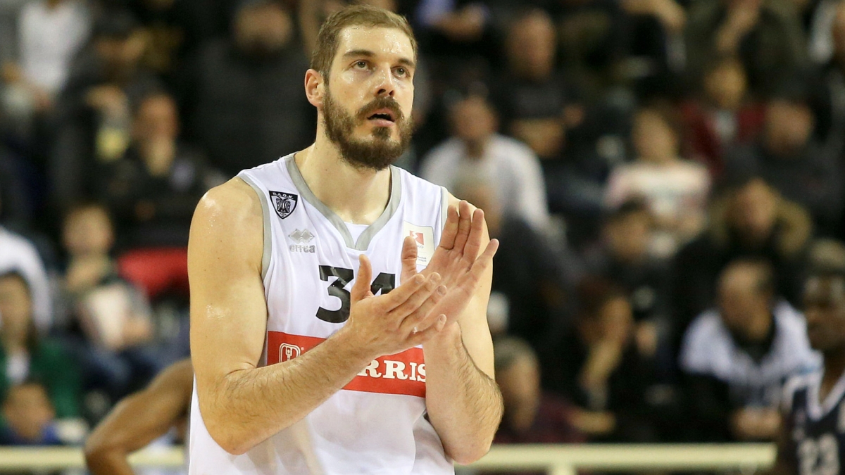 Ο Ζήσης Σαρικόπουλος.