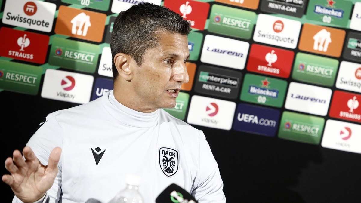 Ο Ραζβάν Λουτσέσκου στην συνέντευξη Τύπου του ΠΑΟΚ στο Ελσίνκι