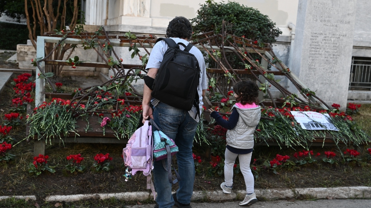 «Αστακός» η Αθήνα για την επέτειο του Πολυτεχνείου: Κλειστοί δρόμοι και αλλαγές στη λειτουργία των ΜΜΜ